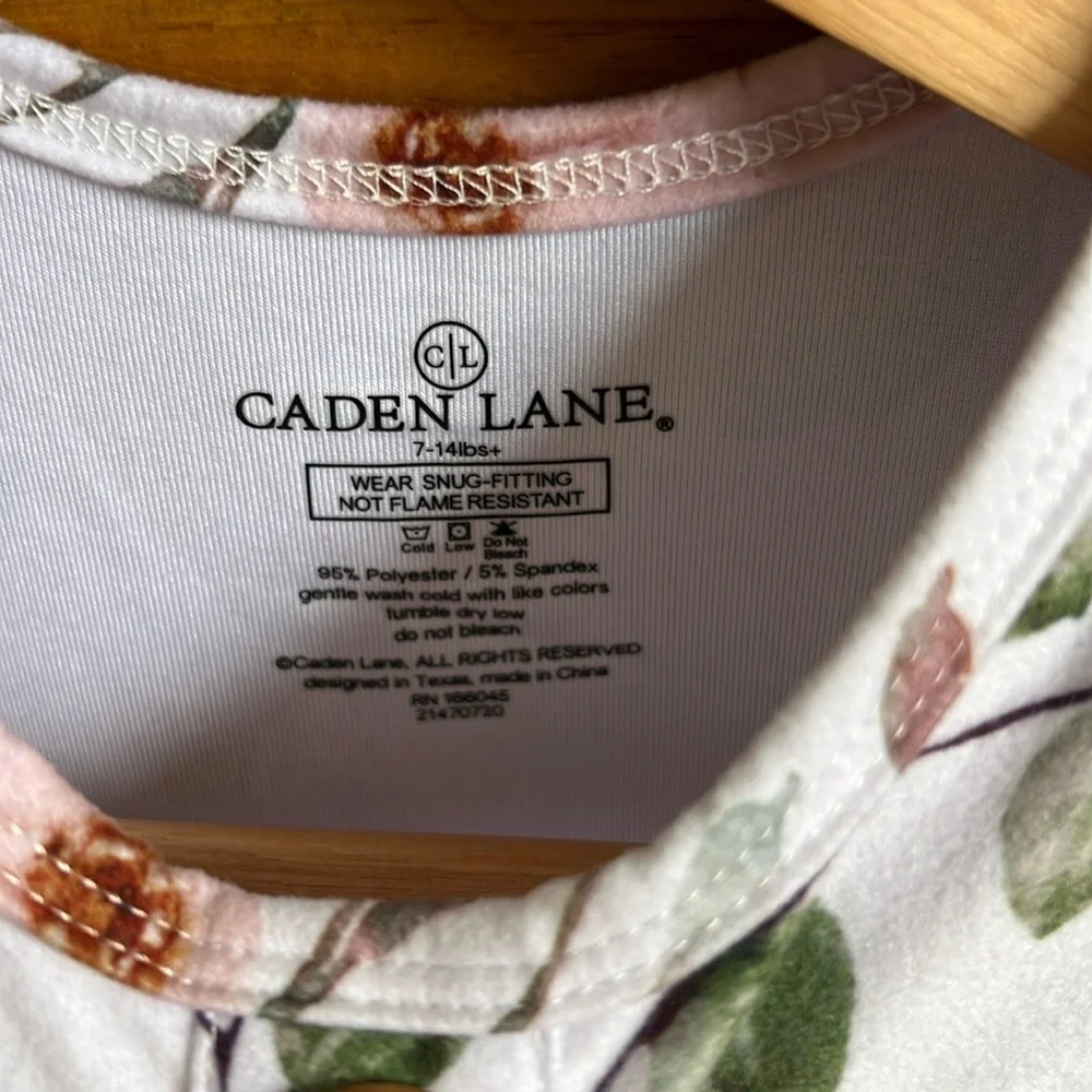 Caden Lane Floral and Leaf Print Knot Gown Bundle